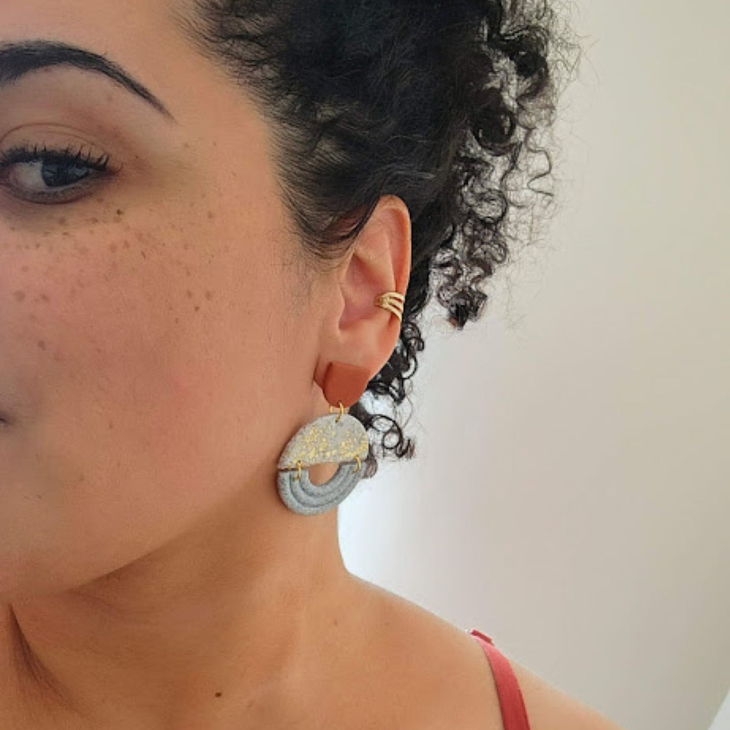 The Eliana Color Block Polymer Clay Dangle Earrings in Terracotta, Gray, and White