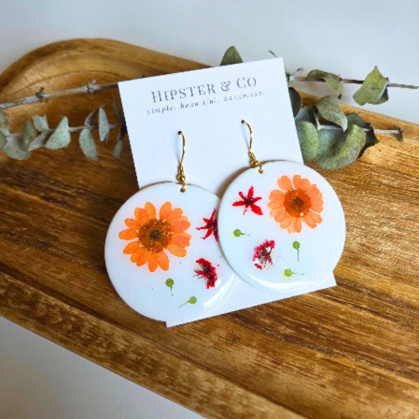 White Round Floral Earring